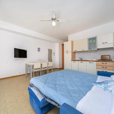 Διαμέρισμα Guesthost - La Casa Al Mare With Parking