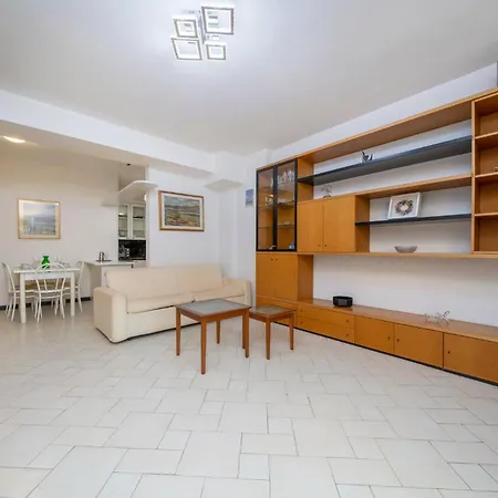Guesthost - La Casa Al Mare With Parking * Λινιάνο Σαμπιαντόρο