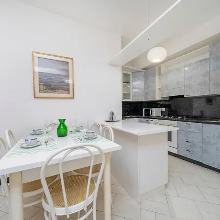 Guesthost - La Casa Al Mare With Parking * Λινιάνο Σαμπιαντόρο