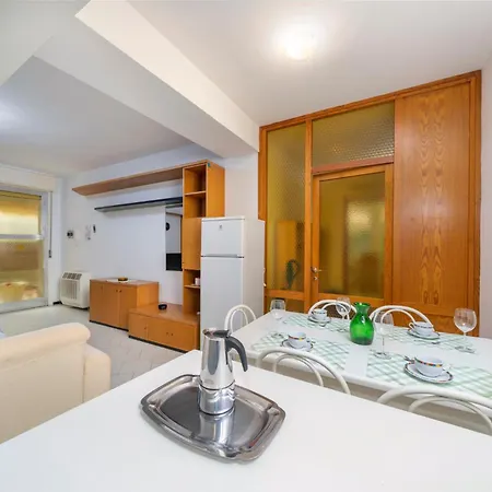 Guesthost - La Casa Al Mare With Parking Λινιάνο Σαμπιαντόρο
