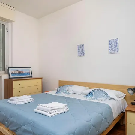 Διαμέρισμα Guesthost - La Casa Al Mare With Parking *