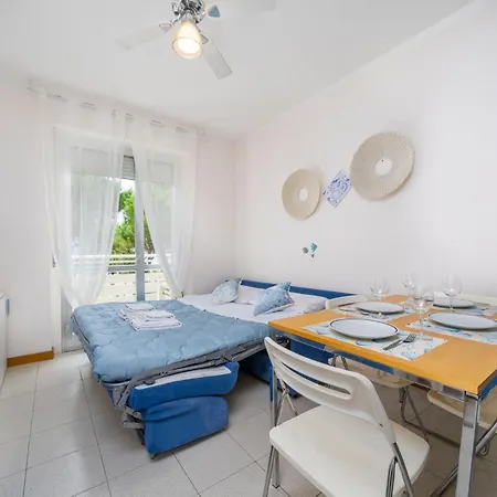 Guesthost - La Casa Al Mare With Parking Διαμέρισμα