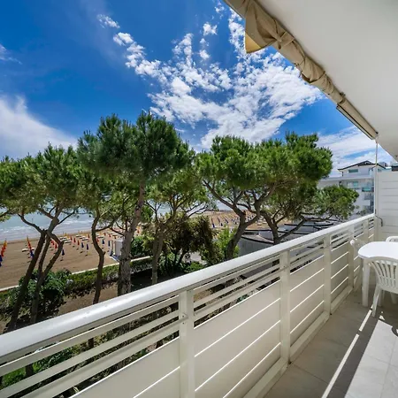 Guesthost - La Casa Al Mare With Parking Διαμέρισμα