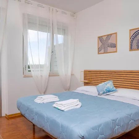Guesthost - La Casa Al Mare With Parking لينانو سابيادورو