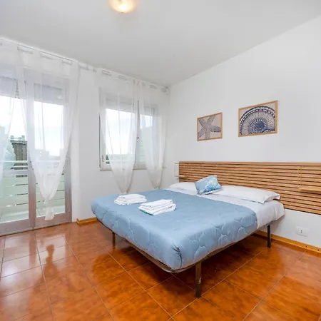 Διαμέρισμα Guesthost - La Casa Al Mare With Parking