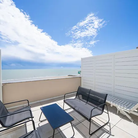 Διαμέρισμα Guesthost - La Casa Al Mare With Parking