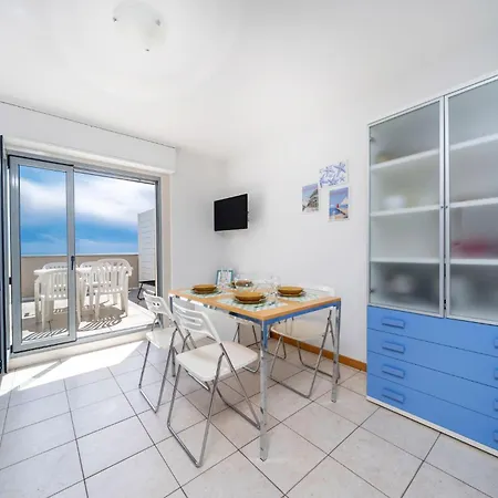 Guesthost - La Casa Al Mare With Parking Διαμέρισμα *