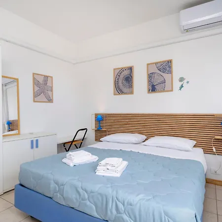 Guesthost - La Casa Al Mare With Parking