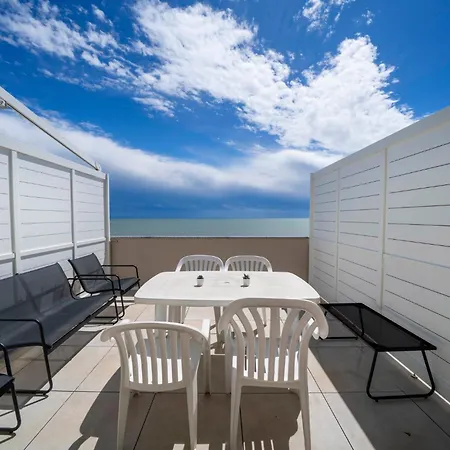 Guesthost - La Casa Al Mare With Parking Διαμέρισμα